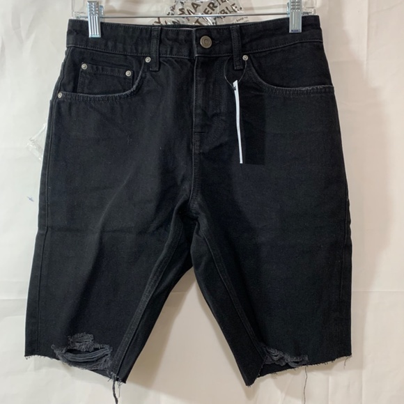 ASOS DESIGN Mens NWT slim denim shorts in black with raw hem 28” Waist - Picture 5 of 10